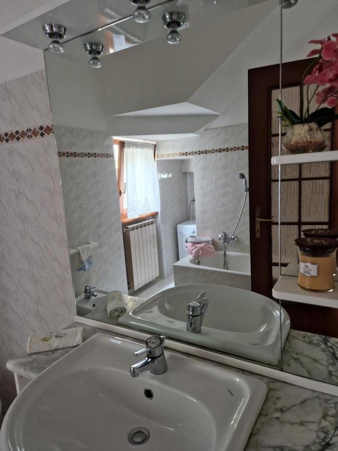 Borgocastello Διαμέρισμα Rezzonico Εξωτερικό φωτογραφία